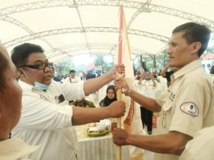 Ketua DPW Jatim, Suharto saat melantik DPD SWI Sidoarjo